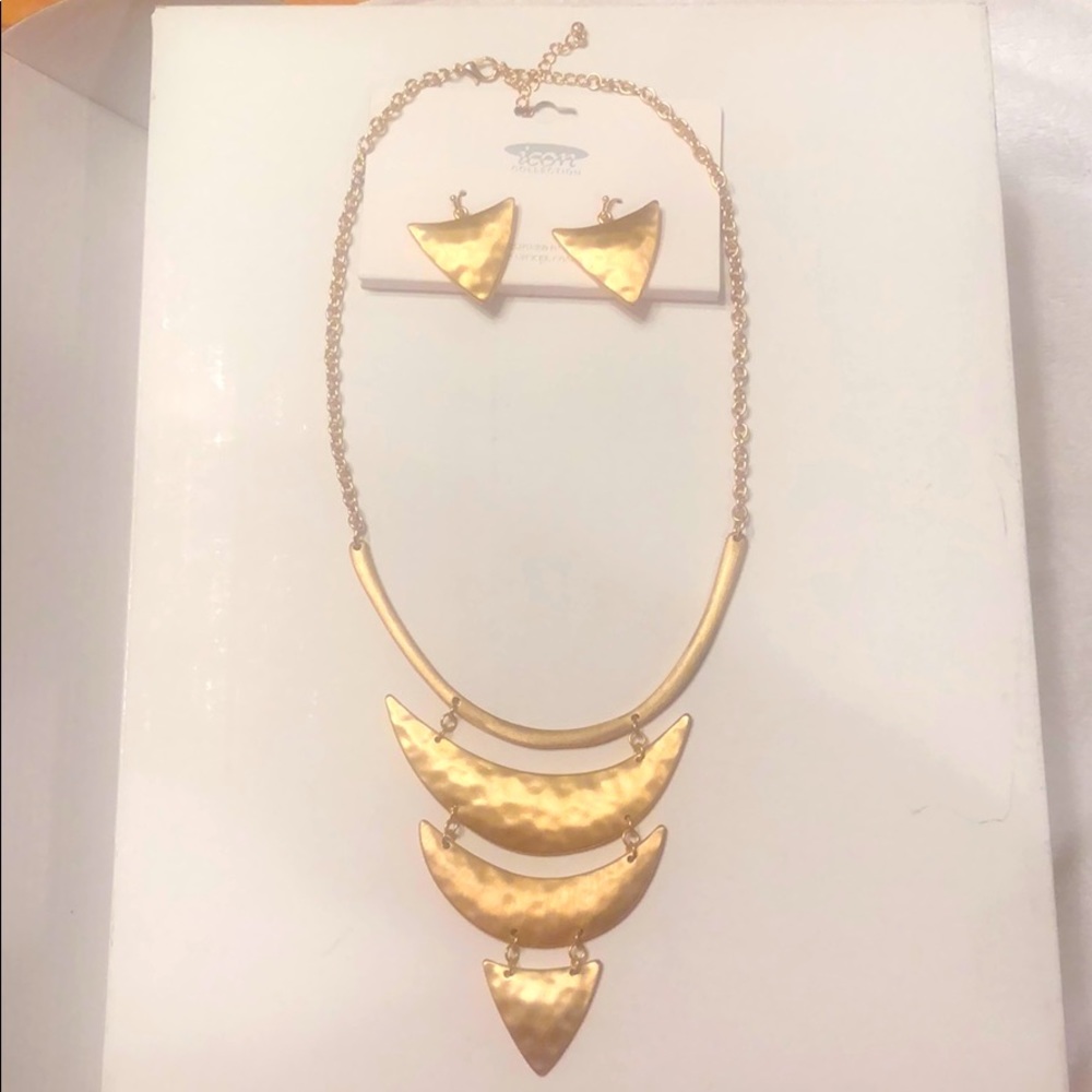 Necklace/earrings
